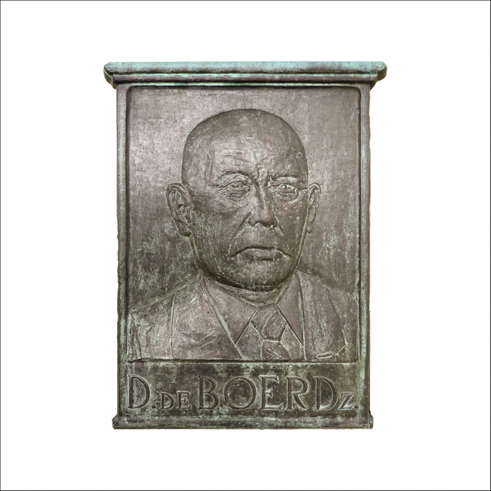 Bronzen portretreliëf D de Boer