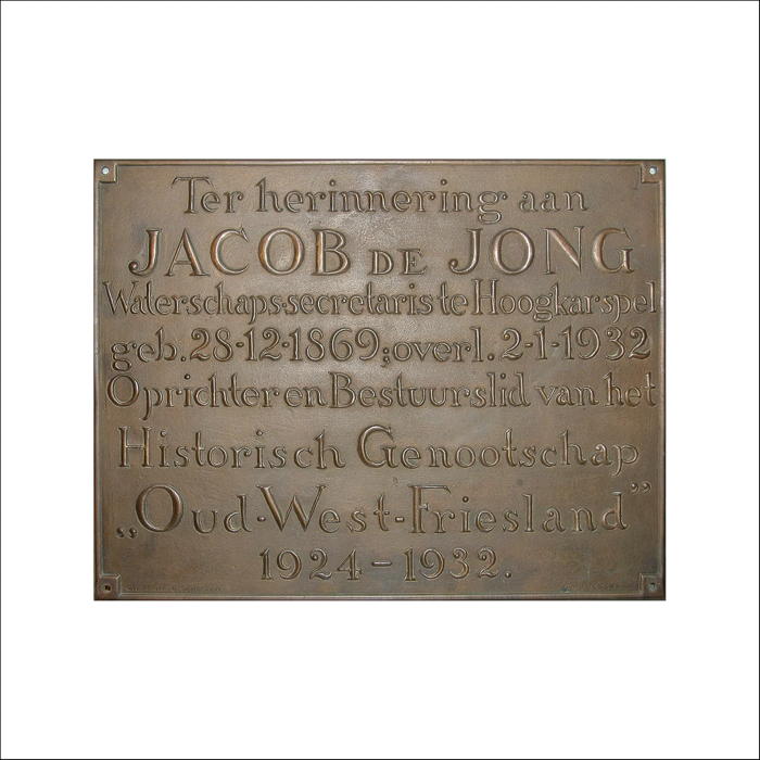 Bronzen tekstreliëf Jb. de Jong