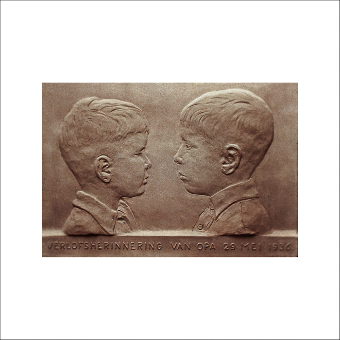 Bronzen portretreliëf Broertjes Van Tekelenburg