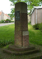 Monument met plaquette D. de Boer
