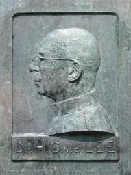 Bronzen plaquette H.C. van der Lee